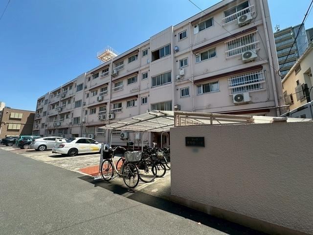 2LDK apartment in Nakano Ward, Tokyo - Photo 1