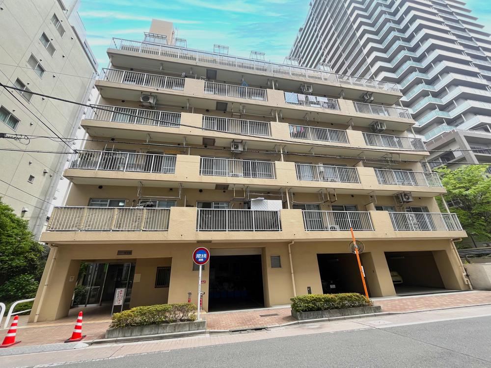 2LDK apartment in Itabashi Ward, Tokyo - Photo 1