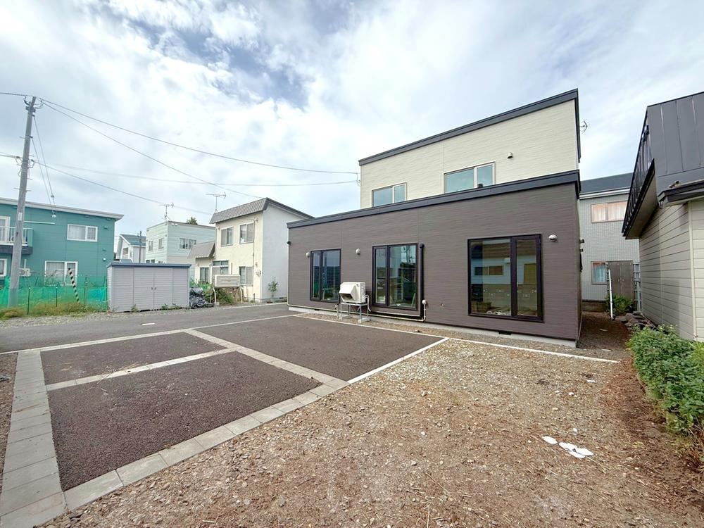 4LDK house in Ebetsu, Hokkaido - Photo 1