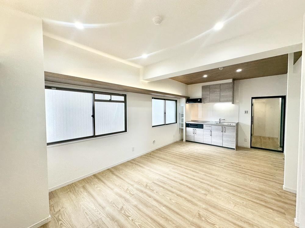 2LDK apartment in Naka Ward, Hiroshima - Photo 1