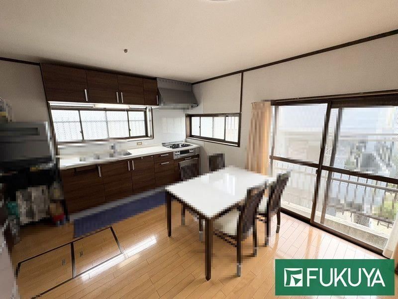 4LDK house in Ikeda, Osaka - Photo 1