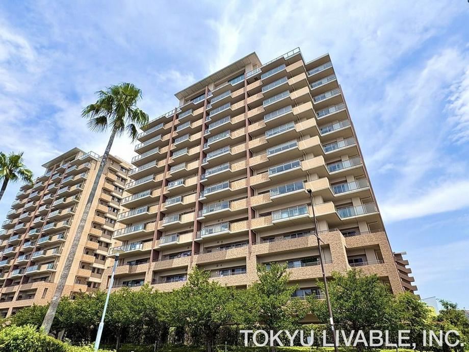 3LDK apartment in Chuo Ward, Kobe, Hyogo - Photo 1