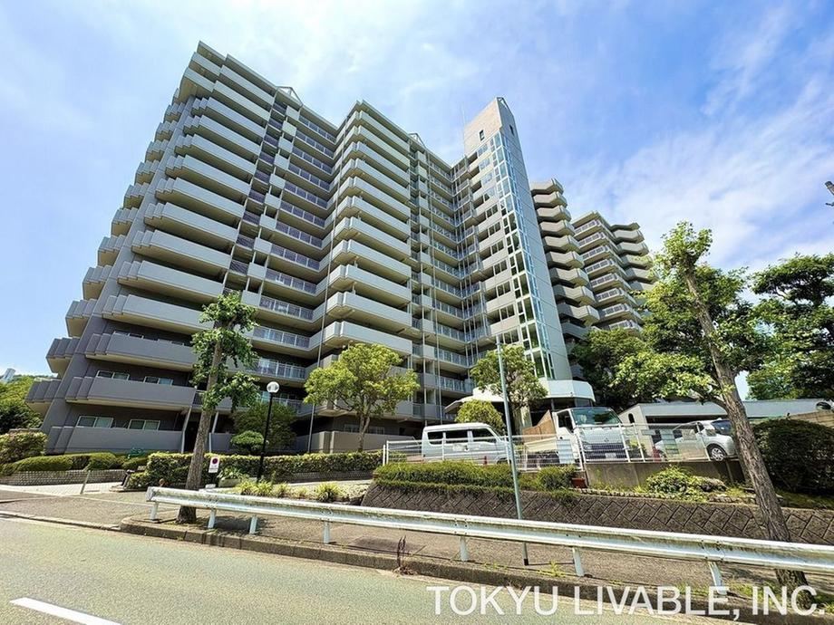 4LDK apartment in Kita Ward, Kobe, Hyogo - Photo 1