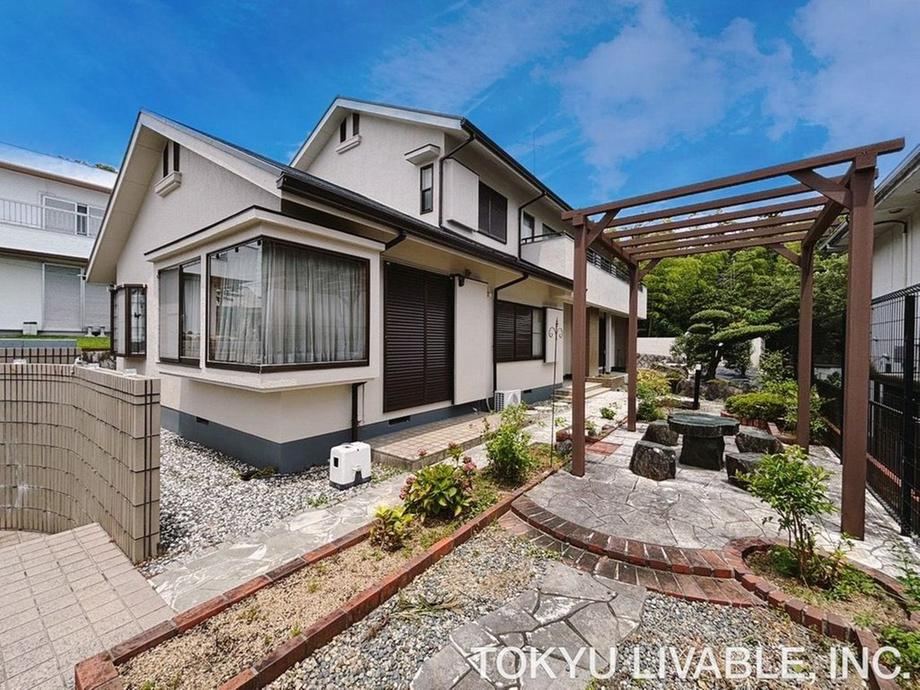 6LDK house in Kashiba, Nara - Photo 1