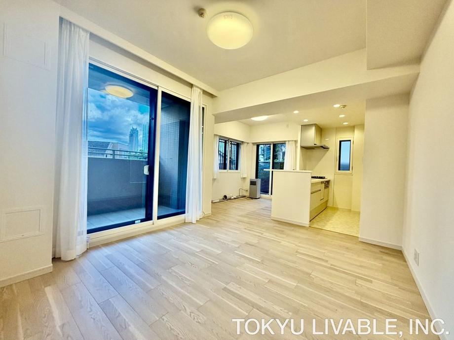 3LDK apartment in Nakano Ward, Tokyo - Photo 1