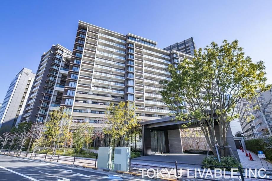 3LDK apartment in Koto Ward, Tokyo - Photo 1