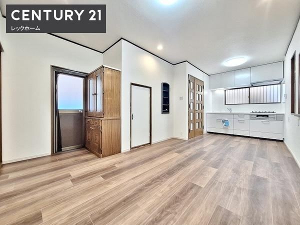 4LDK house in Higashiosaka, Osaka - Photo 1
