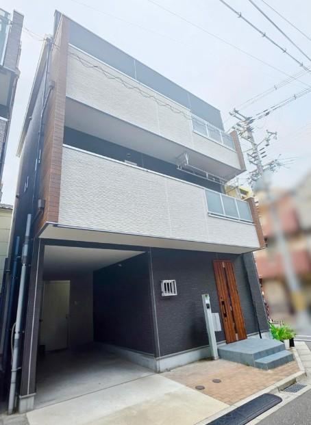 4LDK house in Nishinari Ward, Osaka - Photo 1