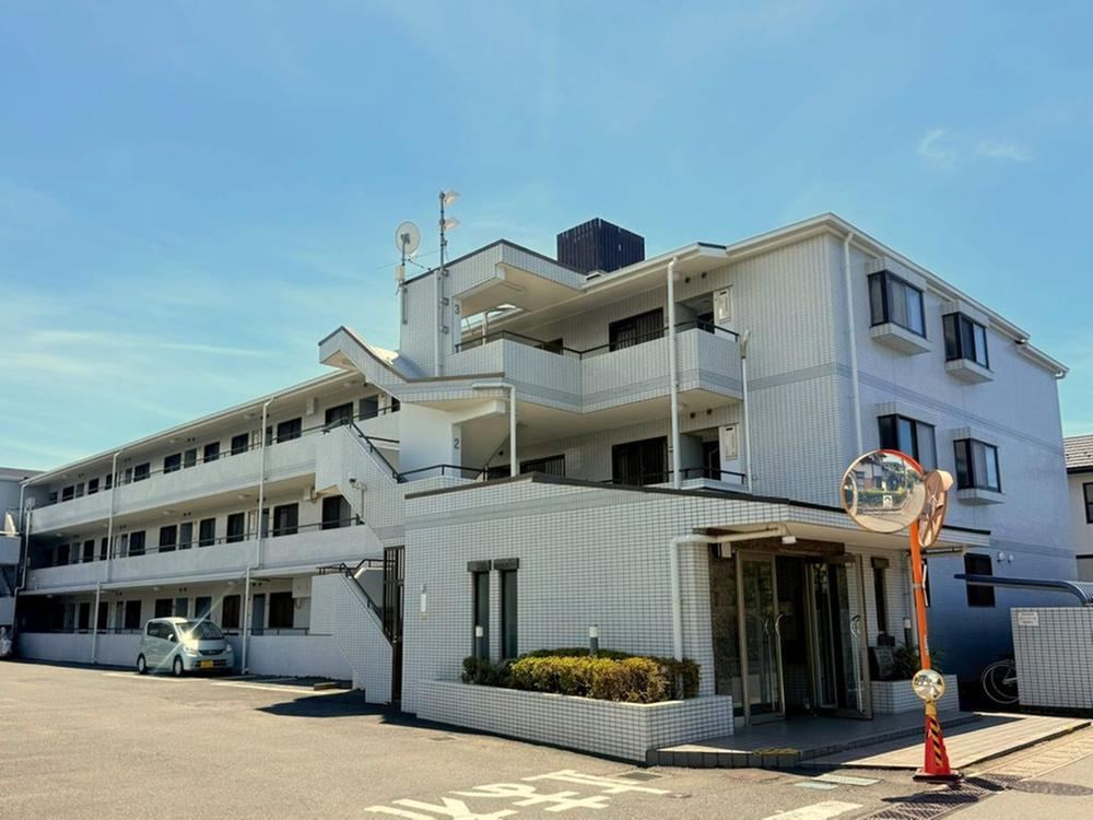 2LDK+S apartment in Sakura, Chiba - Photo 1