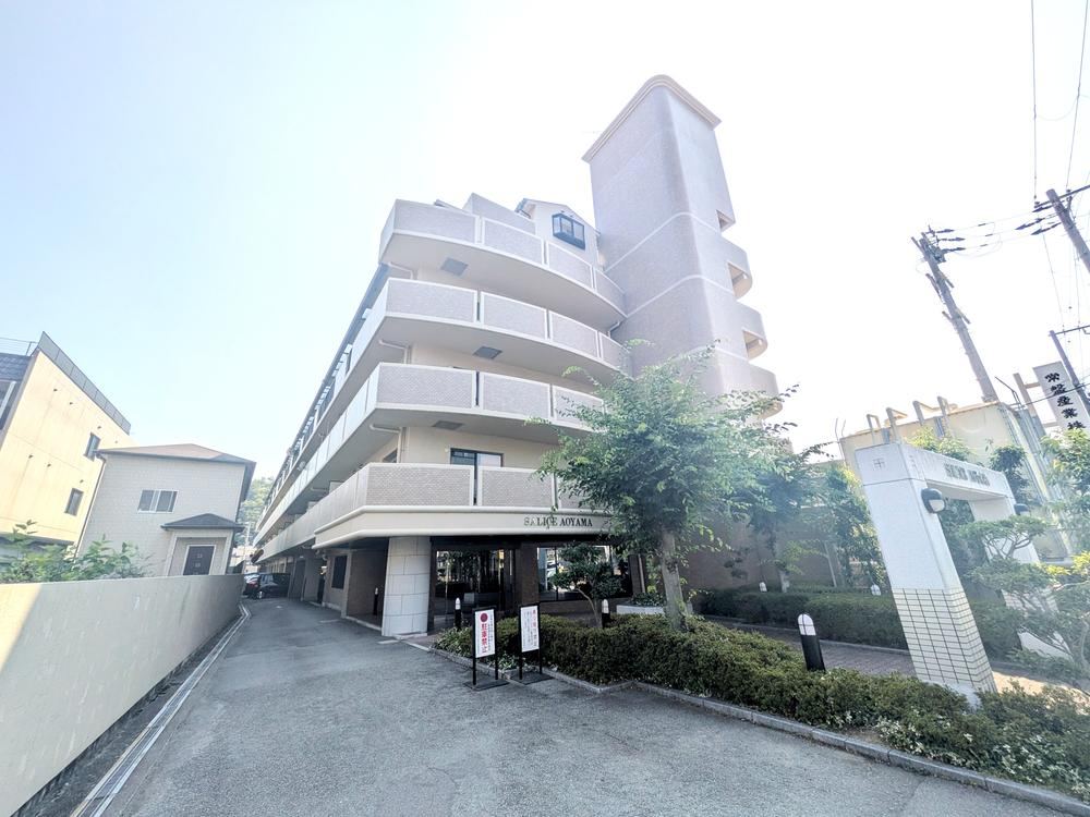 4LDK+S apartment in Himeji, Hyogo - Photo 1