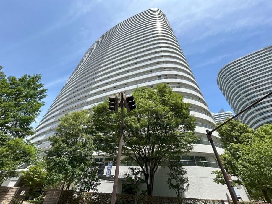 2LDK apartment in Nishi Ward, Yokohama, Kanagawa - Photo 1