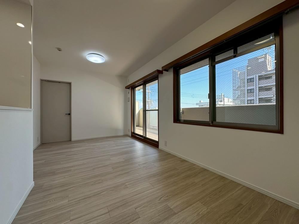 3LDK apartment in Suita, Osaka - Photo 1