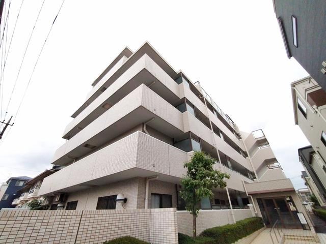 3LDK apartment in Minami Ward, Saitama - Photo 1