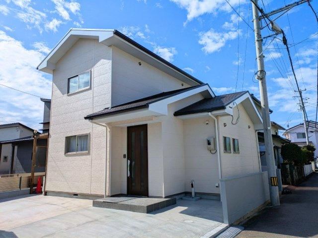 3LDK house in Matsuyama, Ehime - Photo 1