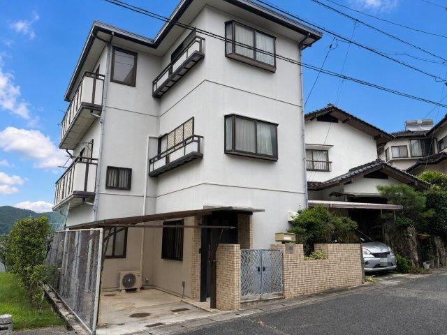7LDK+S house in Higashi Ward, Hiroshima - Photo 1