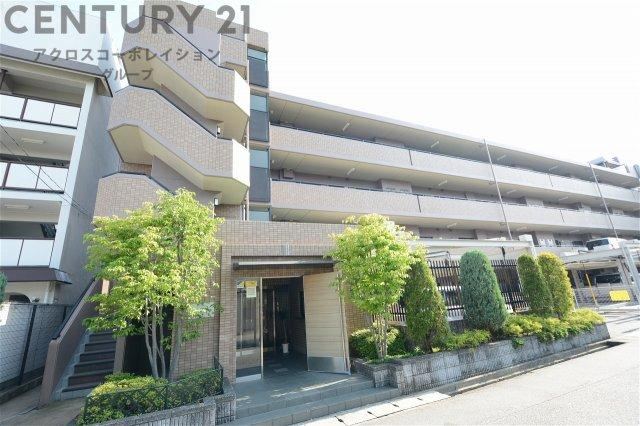 3LDK apartment in Nishinomiya, Hyogo - Photo 1