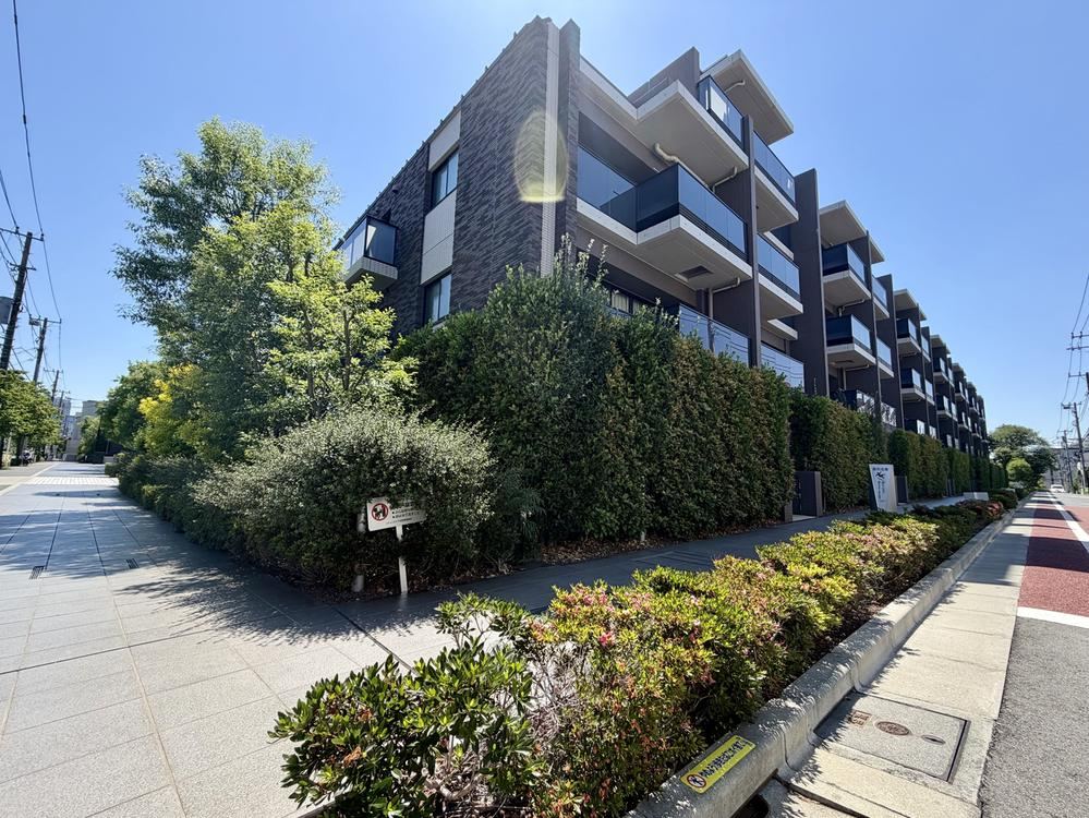 3LDK apartment in Meguro Ward, Tokyo - Photo 1