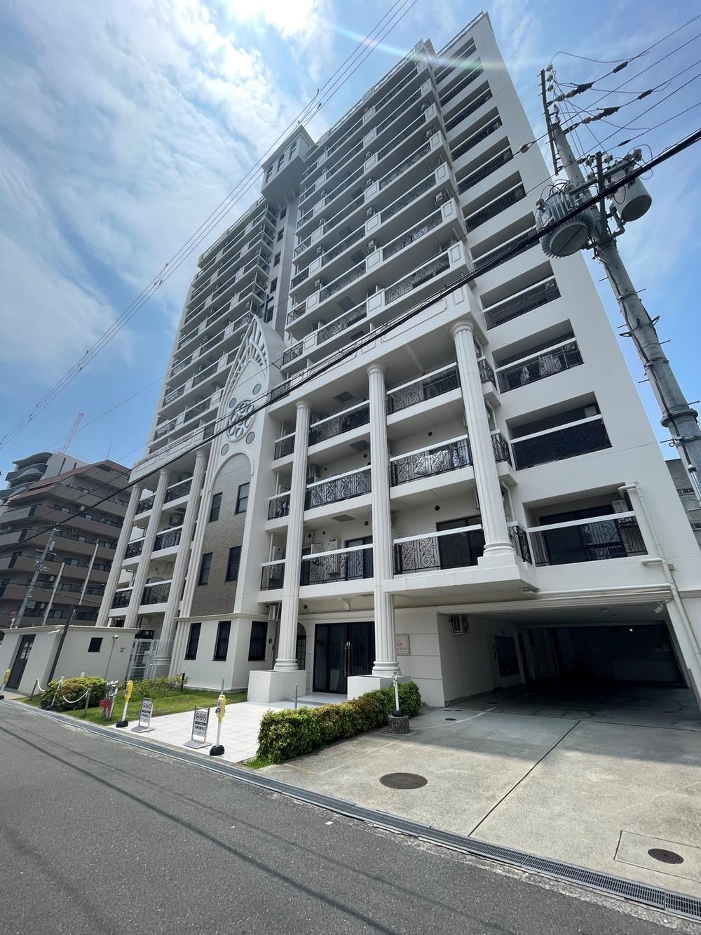 1LDK apartment in Kita Ward, Osaka - Photo 1