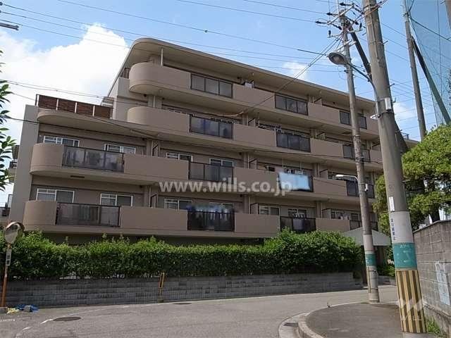 3LDK apartment in Toyonaka, Osaka - Photo 1