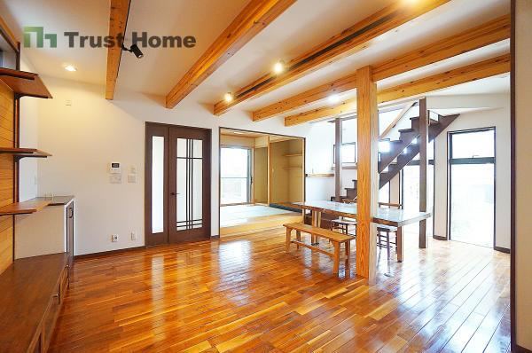4LDK house in Toyonaka, Osaka - Photo 1