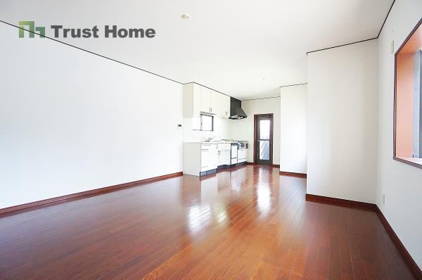 4LDK house in Tarumi Ward, Kobe, Hyogo - Photo 1
