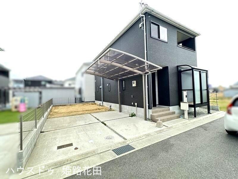 4LDK house in Himeji, Hyogo - Photo 1