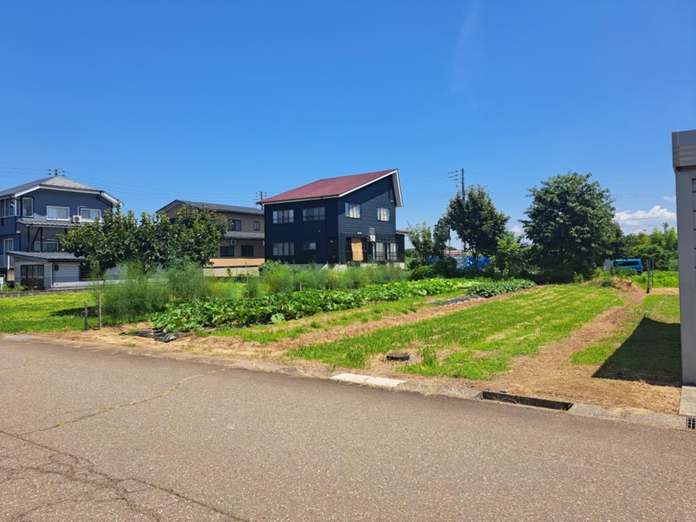 383 m² land in Joetsu, Niigata - Photo 1