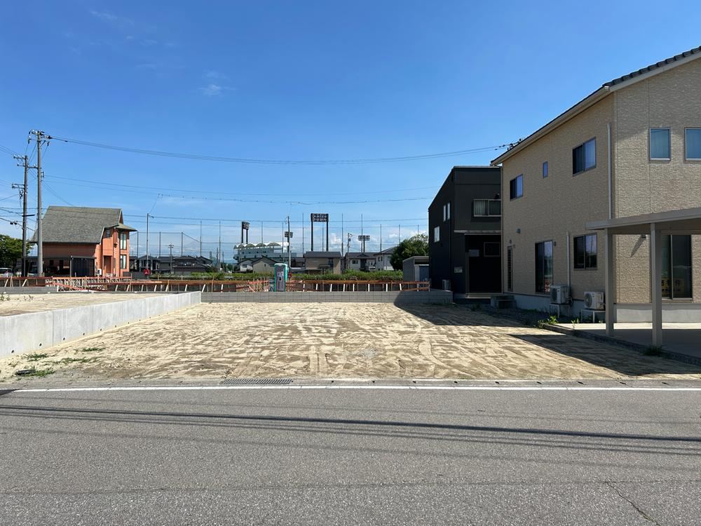225 m² land in Takaoka, Toyama - Photo 1