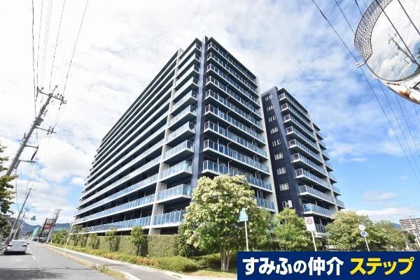 4LDK apartment in Saeki Ward, Hiroshima - Photo 1