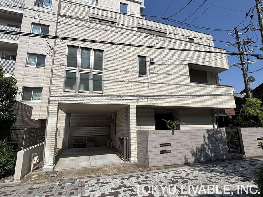 4LDK house in Itami, Hyogo - Photo 1