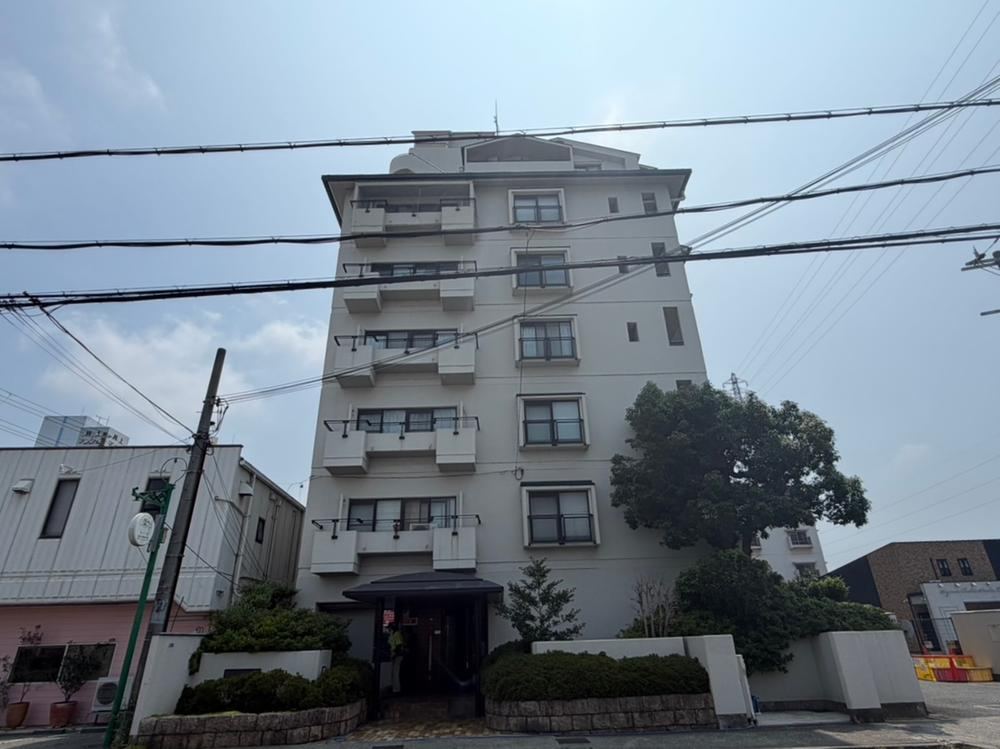 4LDK+S apartment in Himeji, Hyogo - Photo 1