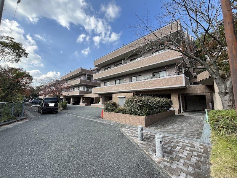 4LDK apartment in Shimonoseki, Yamaguchi - Photo 1