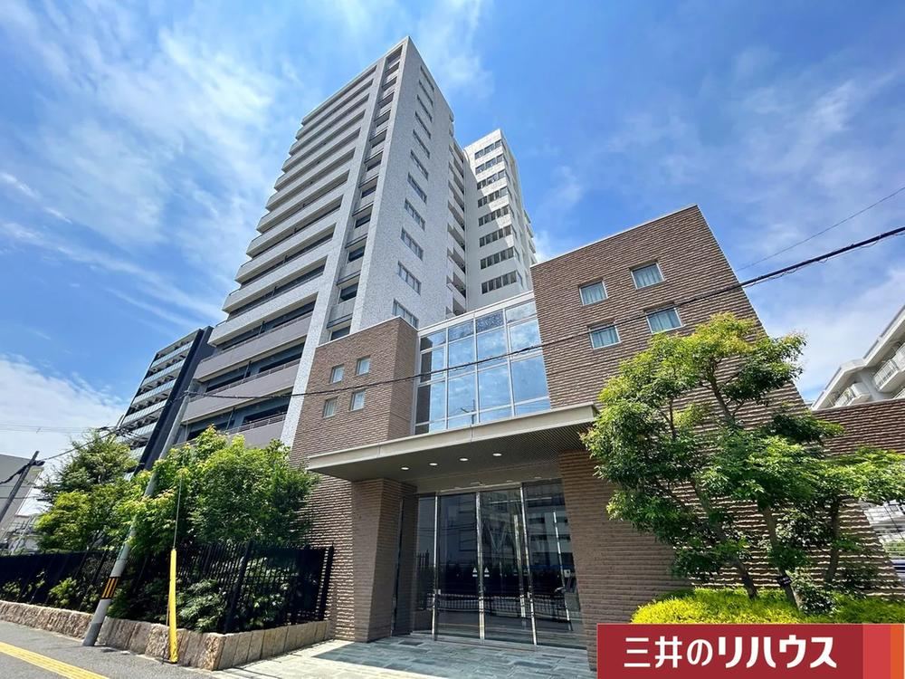 3LDK apartment in Takatsuki, Osaka - Photo 1