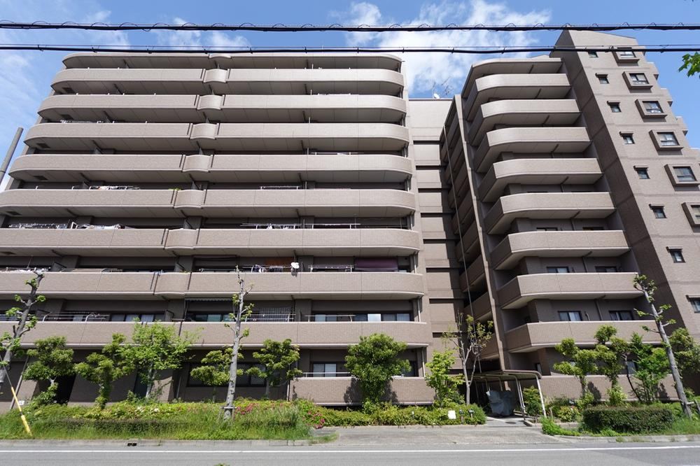 4LDK apartment in Minato Ward, Nagoya, Aichi - Photo 1
