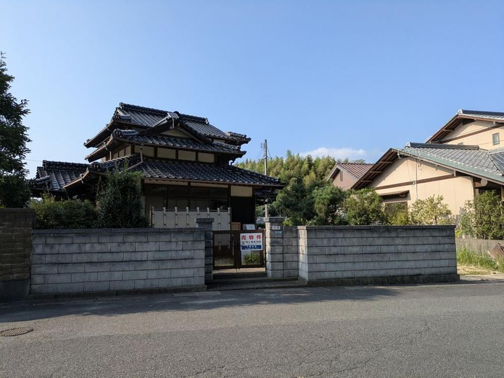 4LDK house in Shimonoseki, Yamaguchi - Photo 1