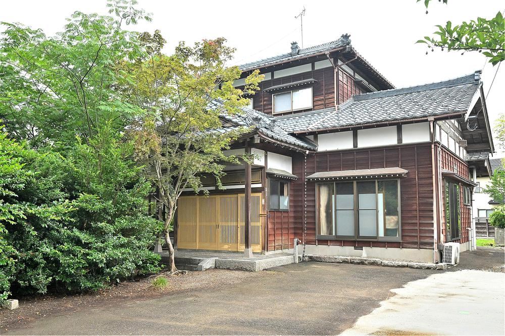 8LDK house in Agano, Niigata - Photo 1