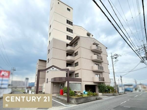 3LDK apartment in Iwade, Wakayama - Photo 1