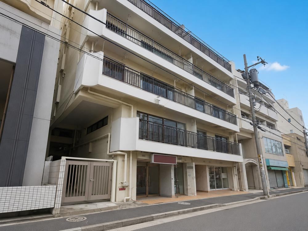 3LDK apartment in Edogawa Ward, Tokyo - Photo 1