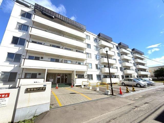 3DK apartment in Kita Ward, Sapporo, Hokkaido - Photo 1