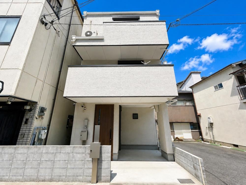 3DK+S house in Suita, Osaka - Photo 1
