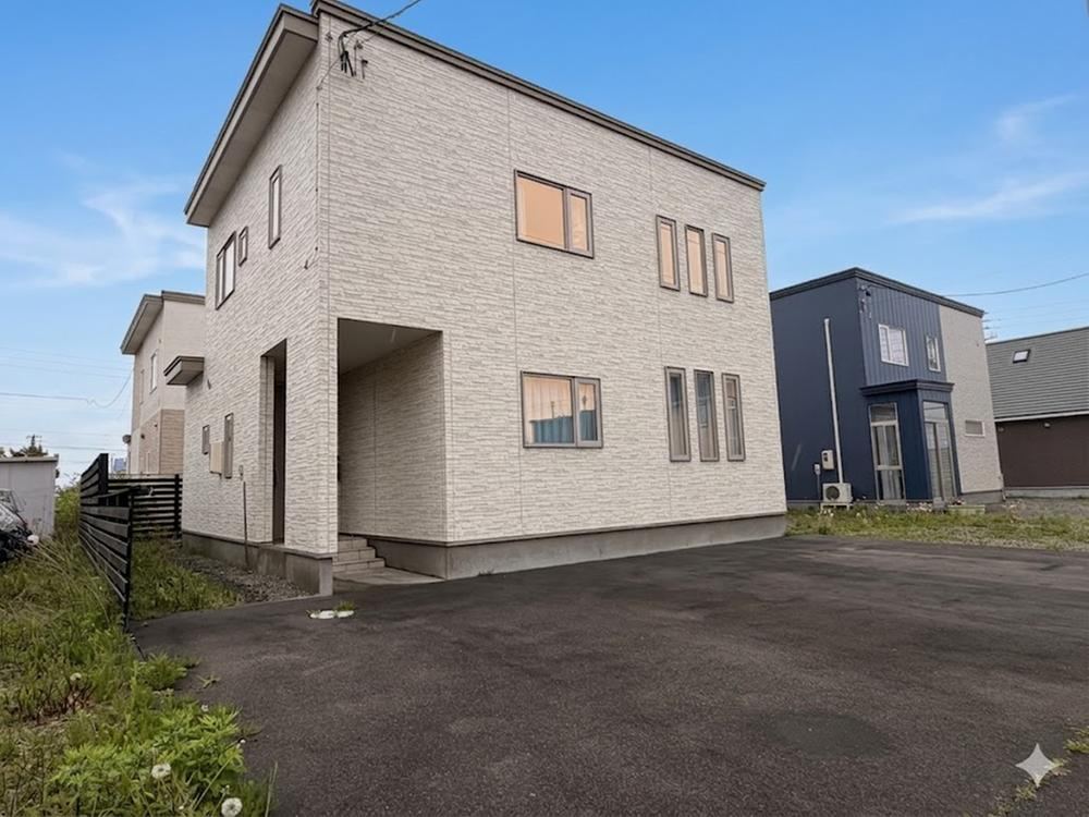 4LDK house in Tomakomai, Hokkaido - Photo 1