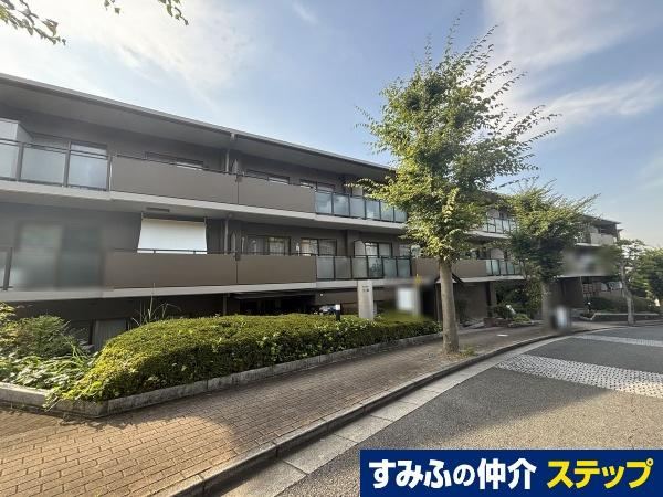 3LDK apartment in Ikoma, Nara - Photo 1