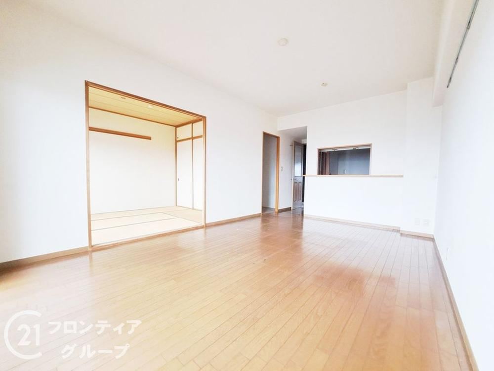 3LDK+S apartment in Hirakata, Osaka - Photo 1