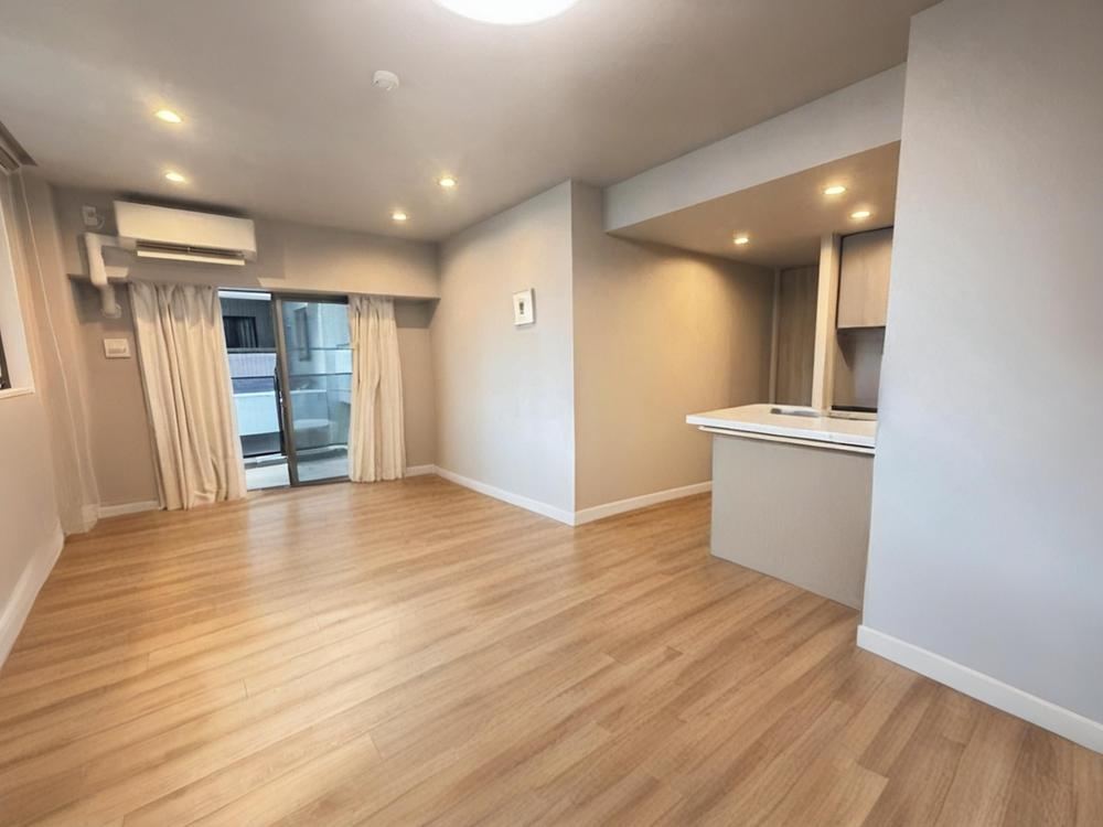 1LDK apartment in Fuchu, Tokyo - Photo 1