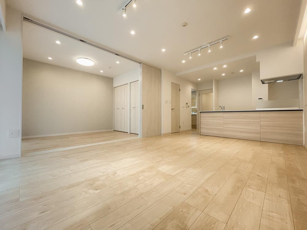 2LDK+S apartment in Edogawa Ward, Tokyo - Photo 1