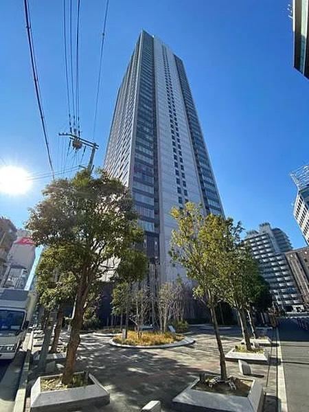 2LDK apartment in Kita Ward, Osaka - Photo 1