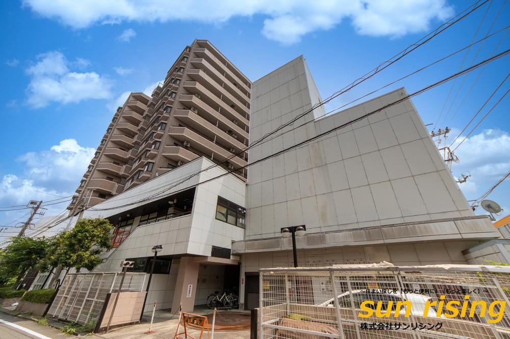 2LDK apartment in Ome, Tokyo - Photo 1