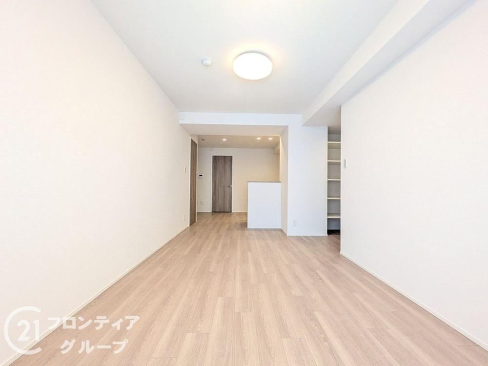 1LDK+S apartment in Chuo Ward, Kobe, Hyogo - Photo 1