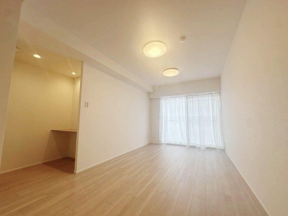 1LDK+S apartment in Chuo Ward, Kobe, Hyogo - Photo 1