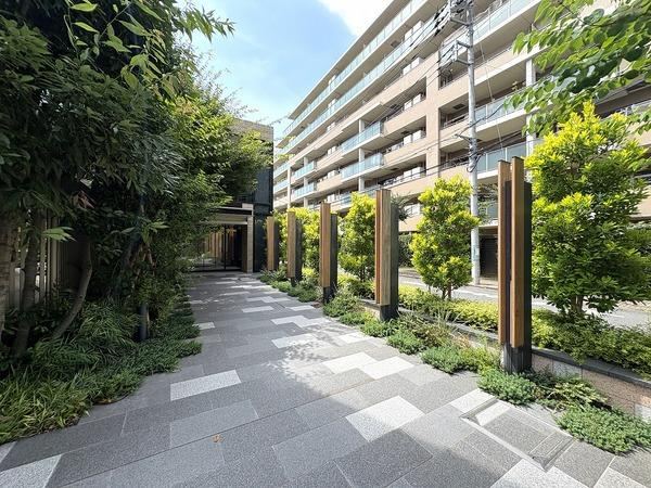 3LDK apartment in Kokubunji, Tokyo - Photo 1